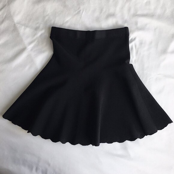 NWOT BCBG Max Azria Mini Skirt with Scalloped Hem - Picture 7 of 9